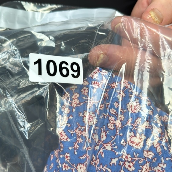 Madewell V-Neck Puff Sleeve Top Medium in Summer Vines blue lightweight flowy - Picture 10 of 10